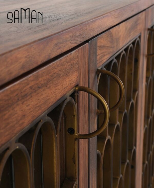 Détail ferronnerie Buffet trois portes design art déco bois brule metal dore teck massif