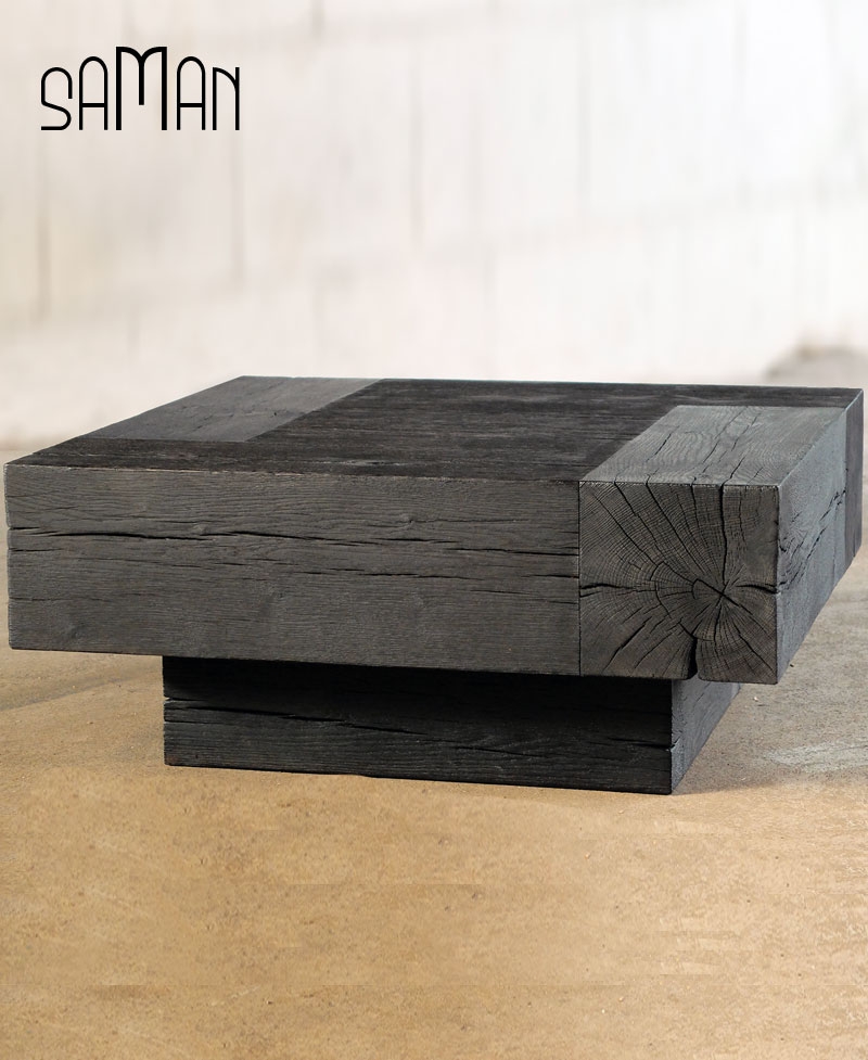 Table basse en poutre de chene brulé noir yakisugi style bauhaus