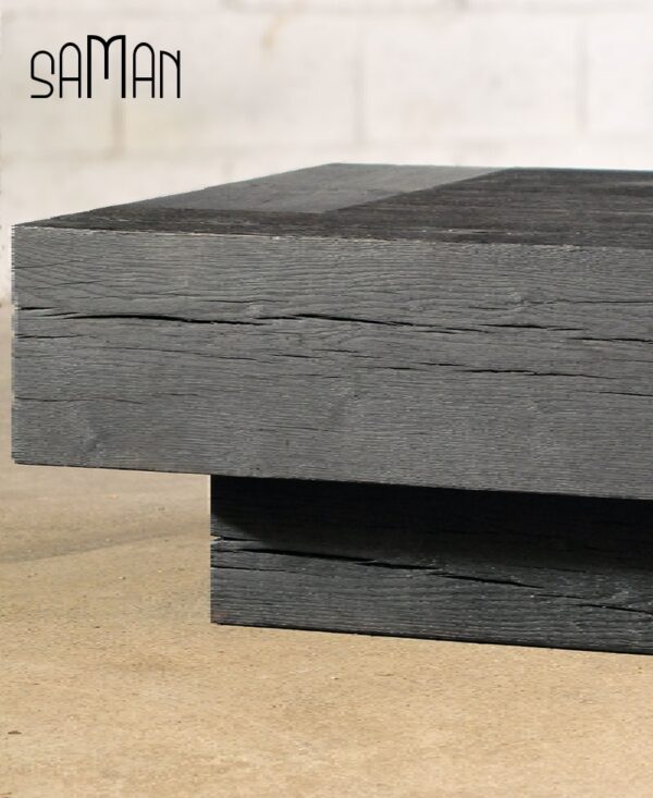 Table basse en poutre de chene brulé noir shou sugiban style bauhaus