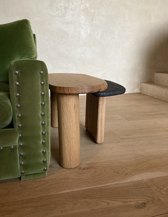 table-basse-chêne-naturel-bois-brûlé-gougé-artisanat-design-made-in-france-sur-mesure-2